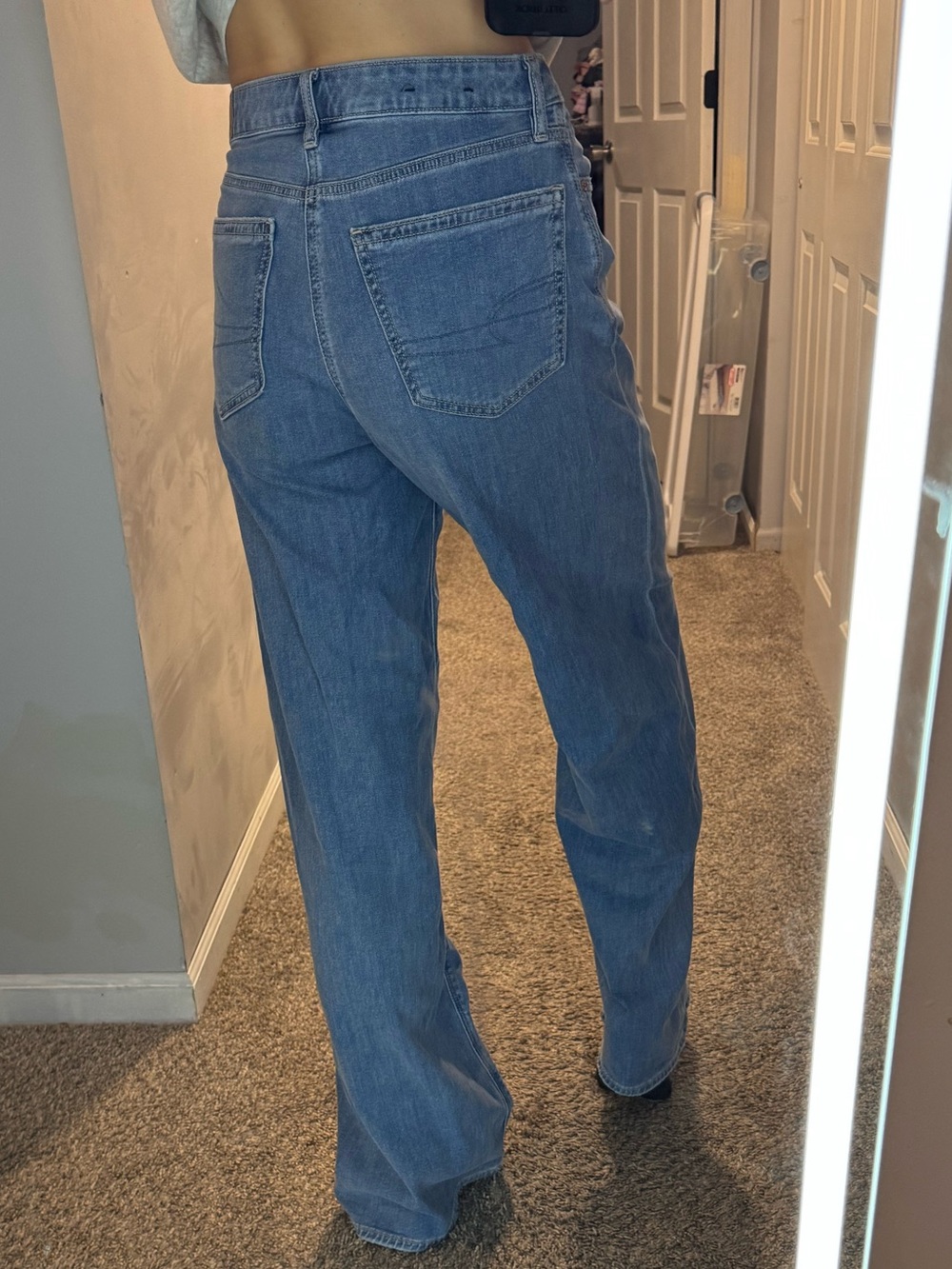 American Eagle Super High Rise Wide Leg Women’s 4 X-Long Medium Wash
